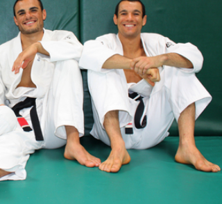 Ryron and Rener Gracie - Gracie Combatives onnline courses